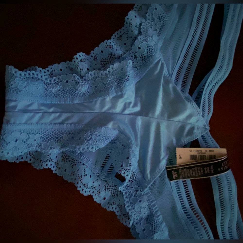 New Victoria’s secret 🤫Undies - Picture 3 of 5